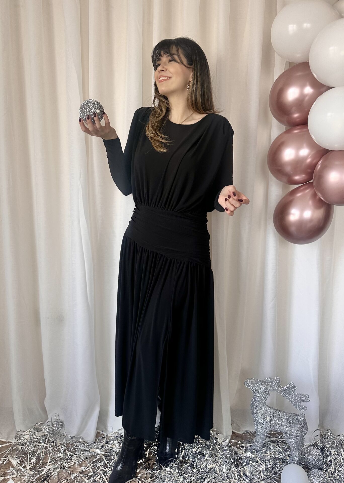 Select Drapeli Siyah Yırtmaçlı Elbise