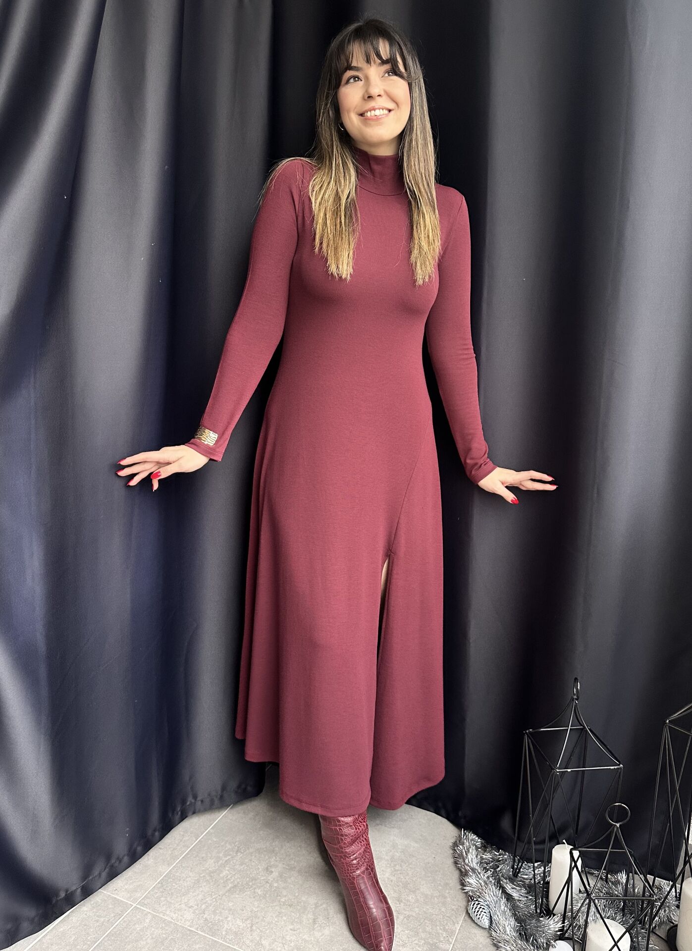 Bordo Çilek Yırtmaçlı Elbise