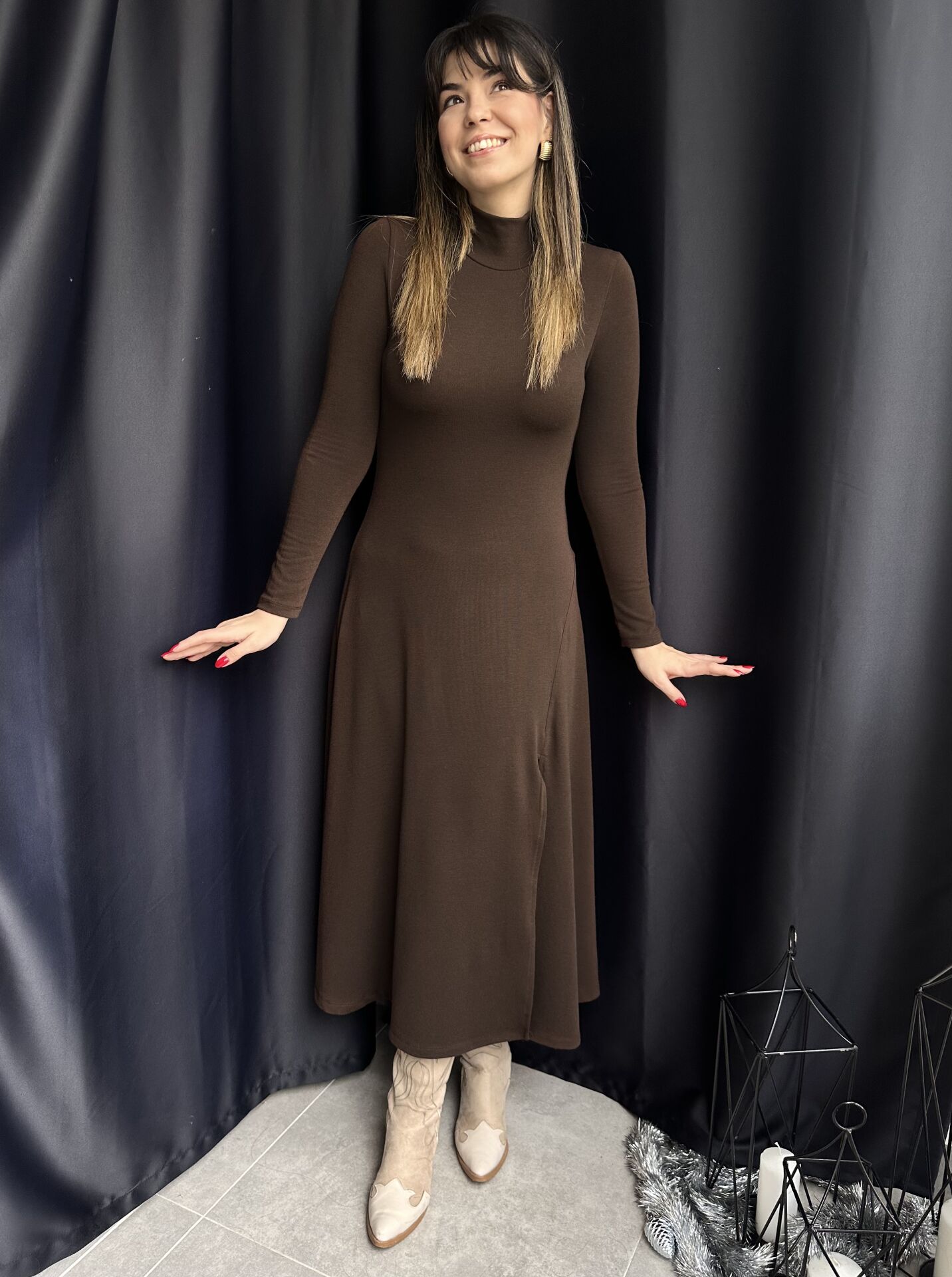 Acı Kahve  Çilek Yırtmaçlı Elbise