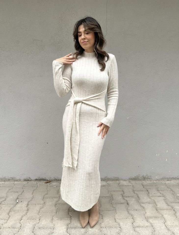 Taş Rengi Bağlama Detaylı Triko Elbise