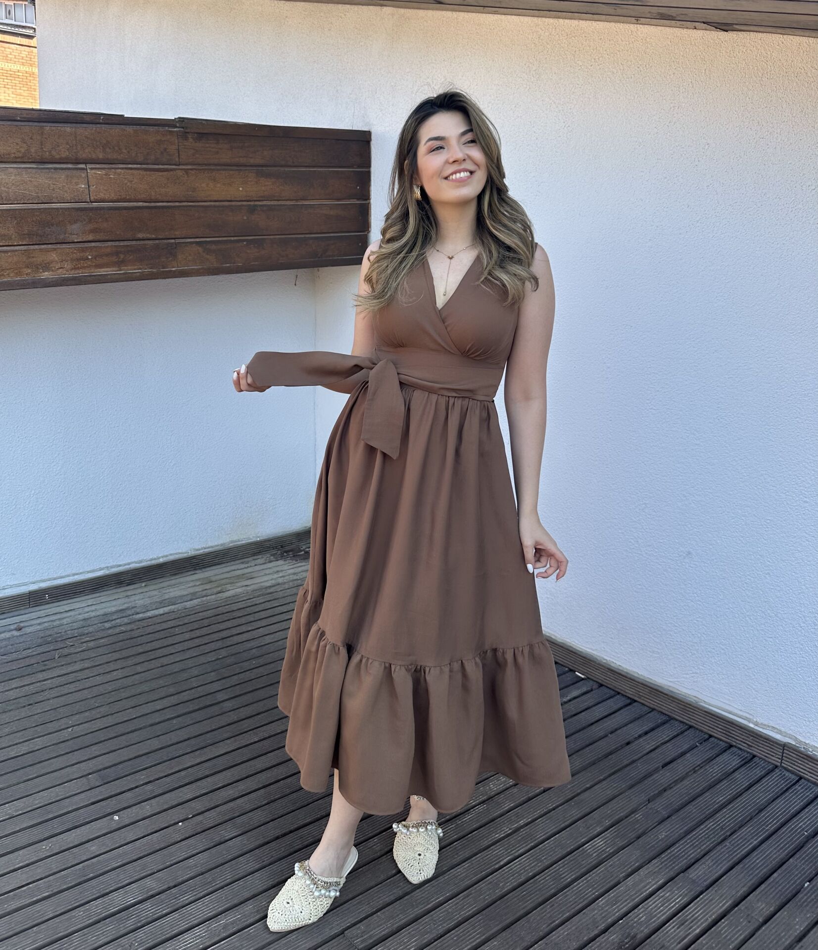 Anvelop Kahverengi Eteği Fırfırlı Midi Elbise
