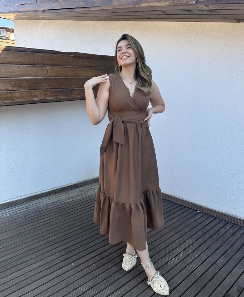 Anvelop Kahverengi Eteği Fırfırlı Midi Elbise