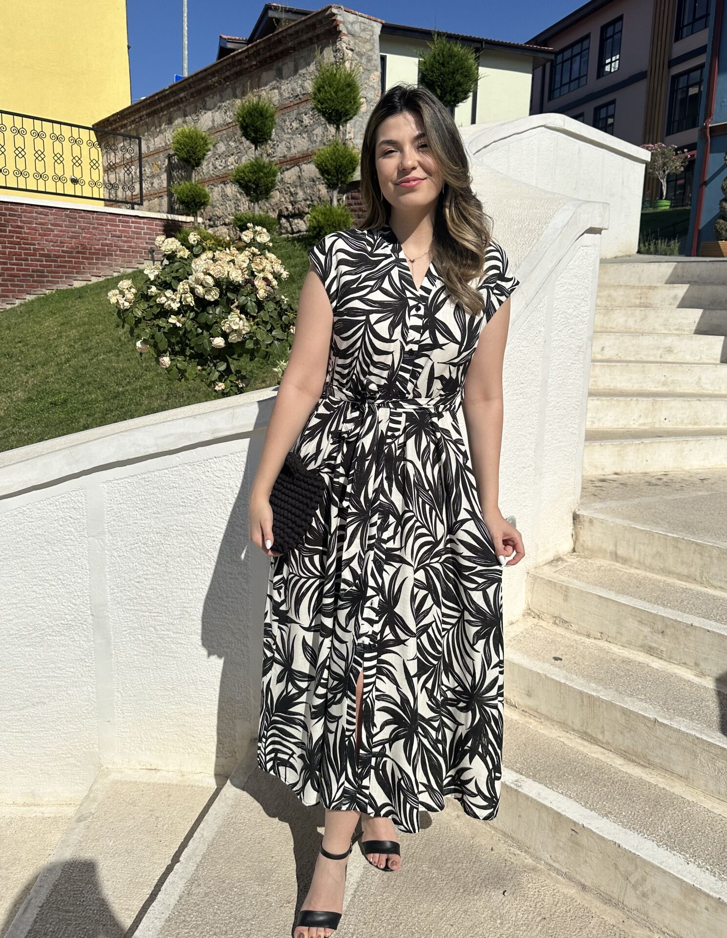 Keten V Yaka Desenli Düğmeli Elbise