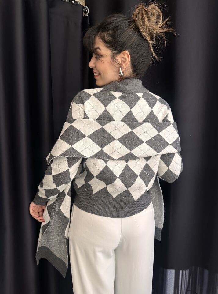 Gri-Beyaz Şallı Simli Baklava Desen Triko Kazak