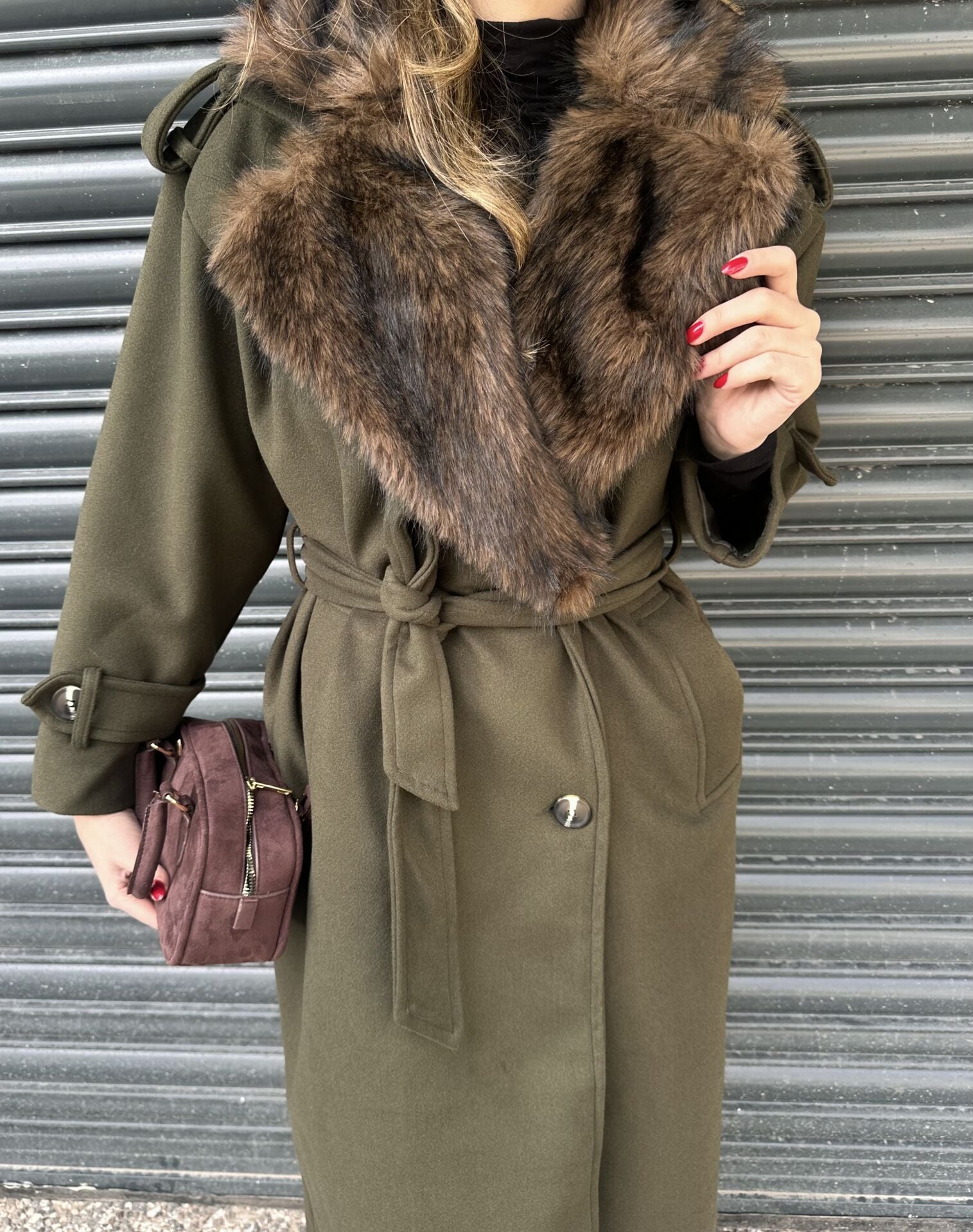 Haki Yeşili Kürklü Kaşe Kaban