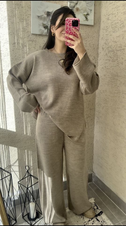 Mia Bej Rengi Salaş Pantolon Triko Takım