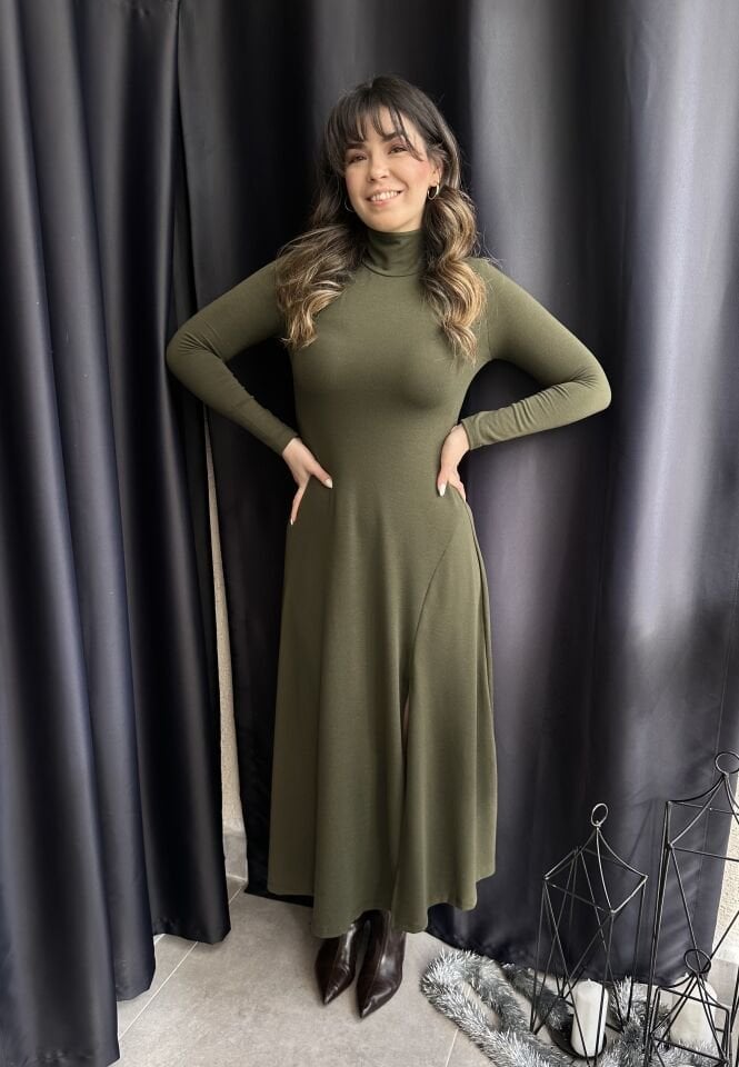 Haki Yeşili Çilek Yırtmaçlı Elbise