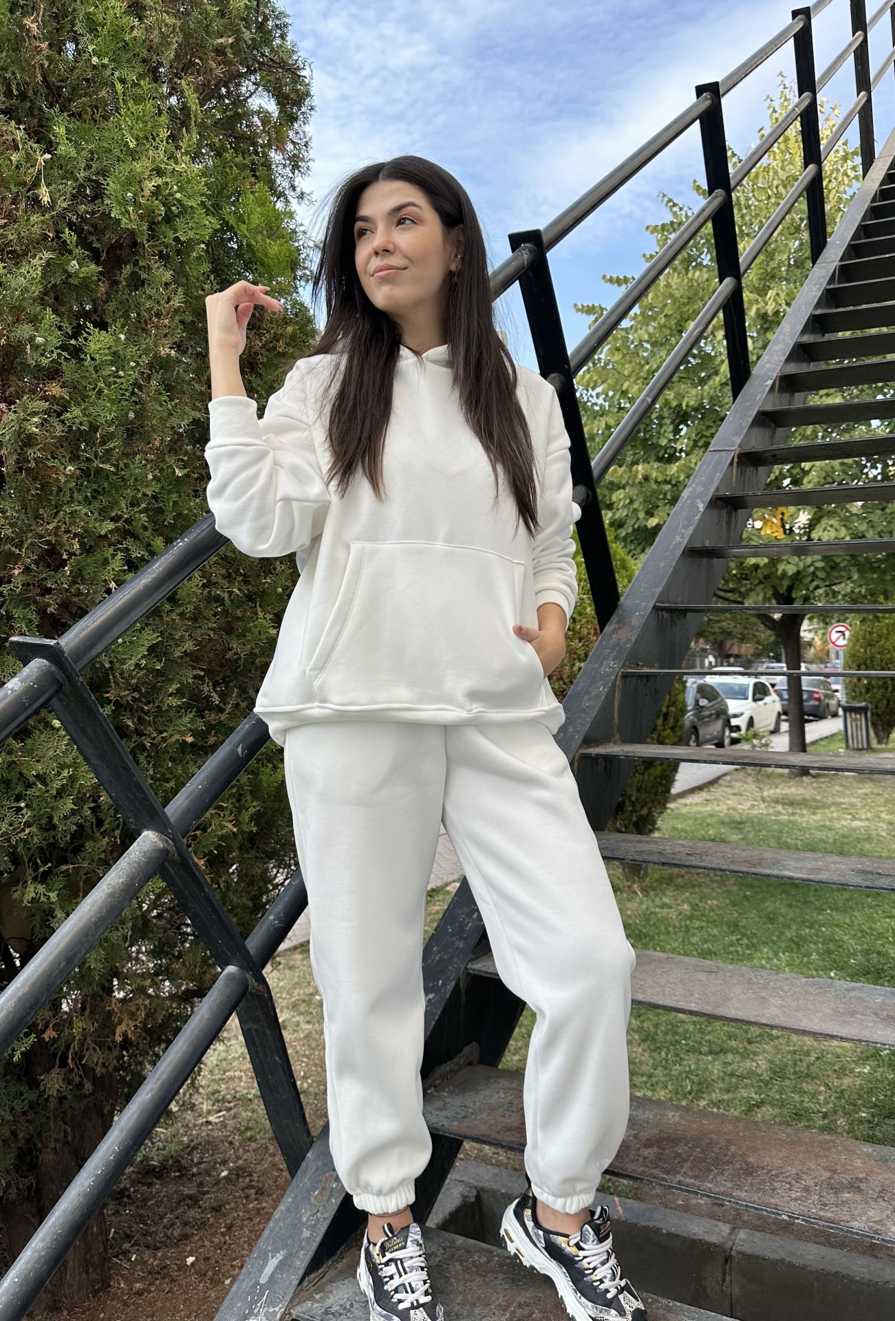 Oversize Kapüşonlu Beyaz Eşofman Takımı