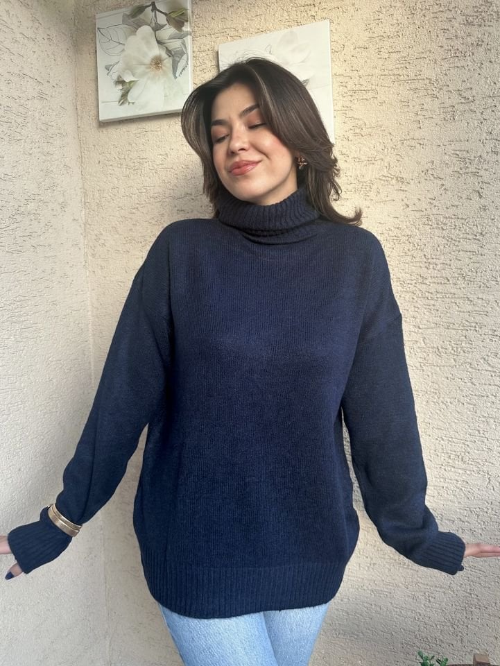 Boğazlı Lacivert Triko Kazak