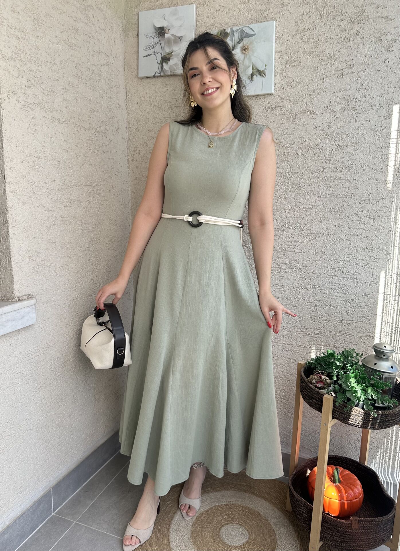 Yeşil Kemerli Belden Oturtmalı Keten Elbise