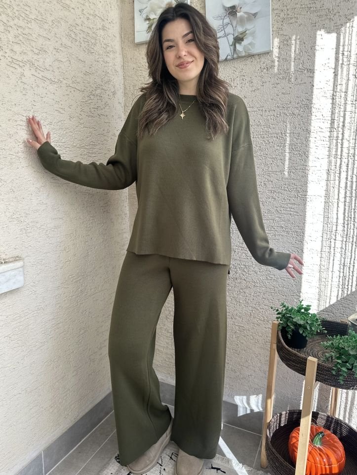 Bisiklet Yaka Yırtmaçlı Haki Yeşili Triko Takım