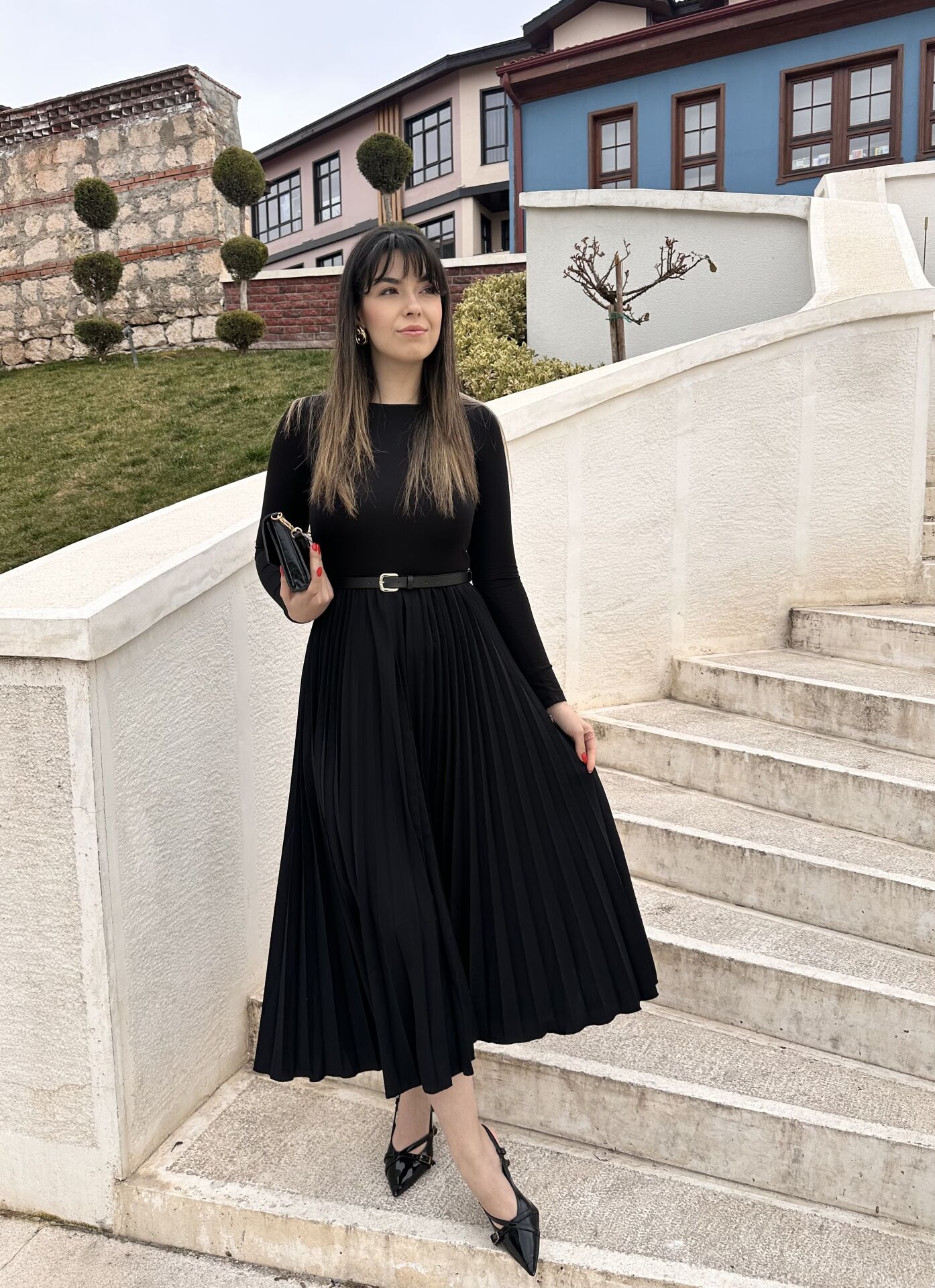 Key Pileli Siyah Kemerli Elbise