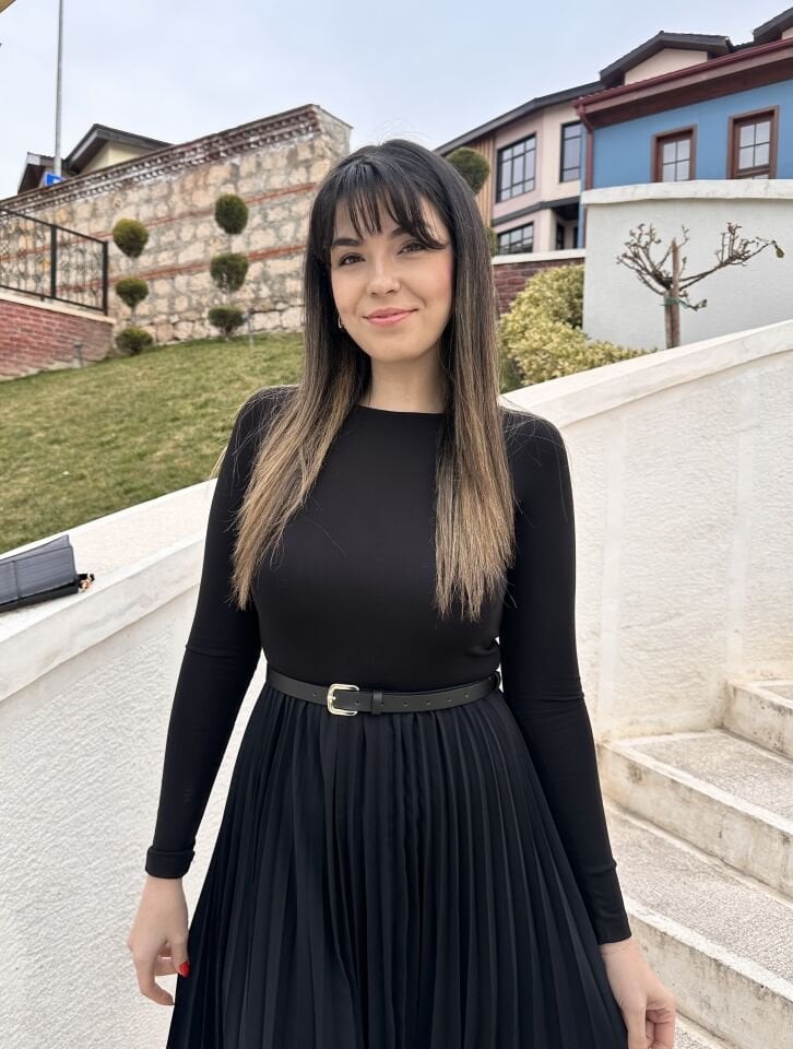 Key Pileli Siyah Kemerli Elbise