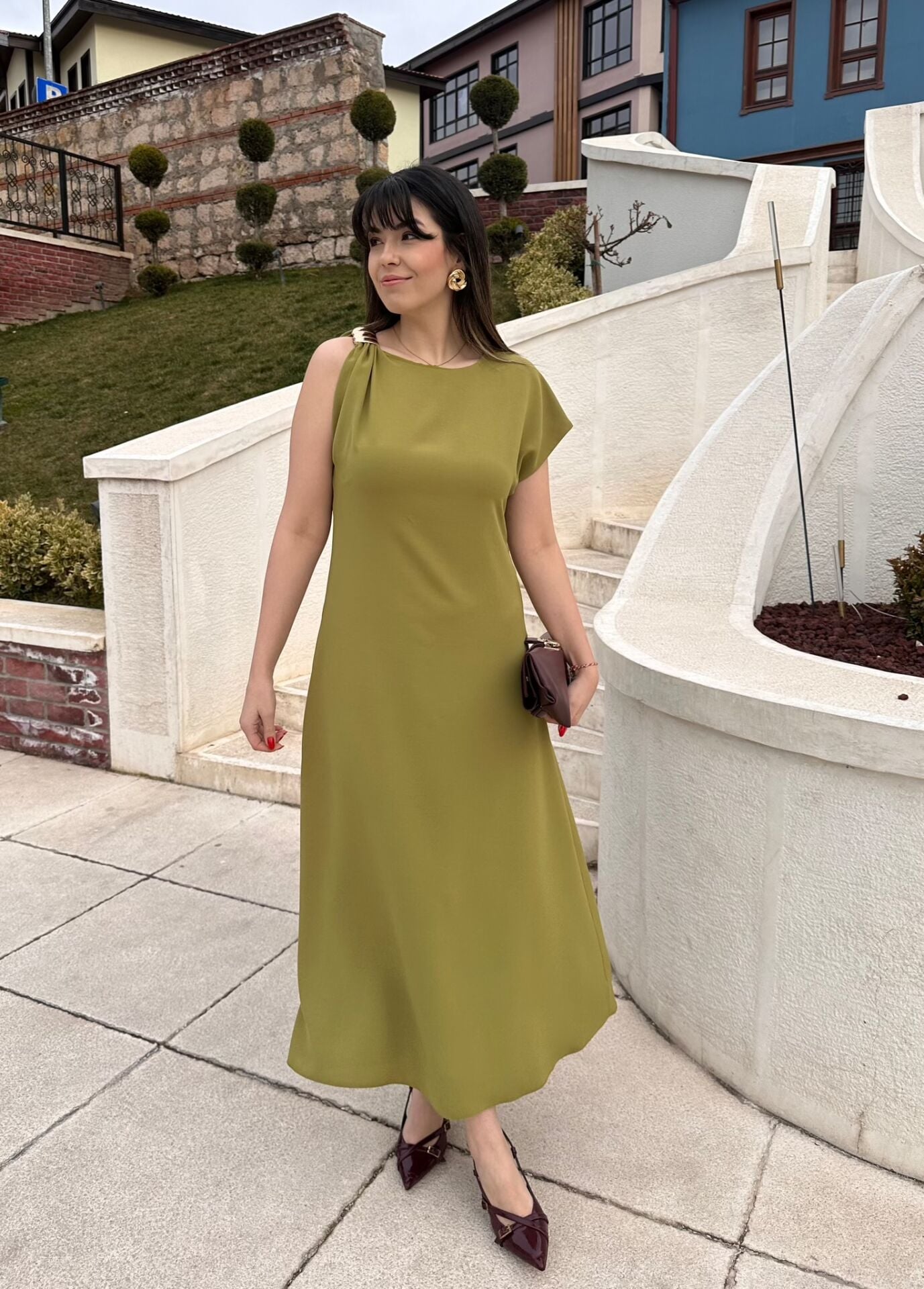 Omzu Tokalı Yağ Yeşili Elbise