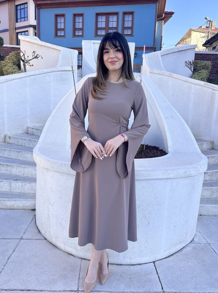 Sütlü Kahve Düğüm Detaylı Asimetrik Elbise