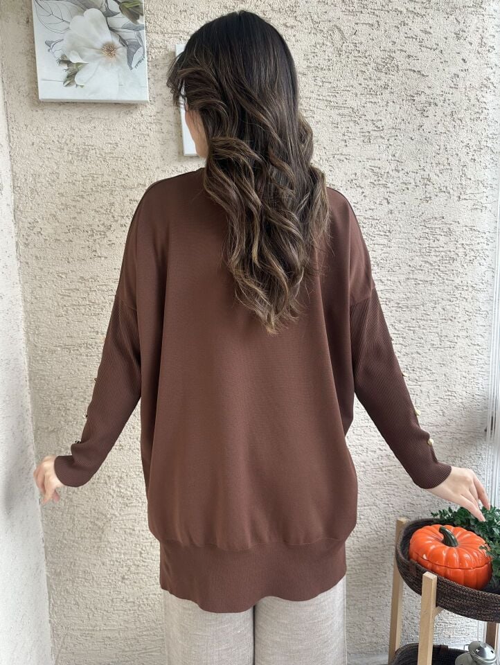 Kahverengi Gold Düğmeli Merserize Triko