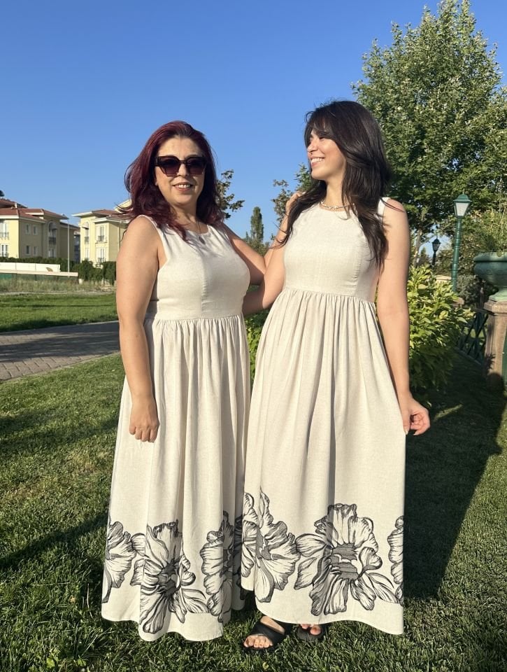 Eteği Çiçekli Keten Maksi Elbise