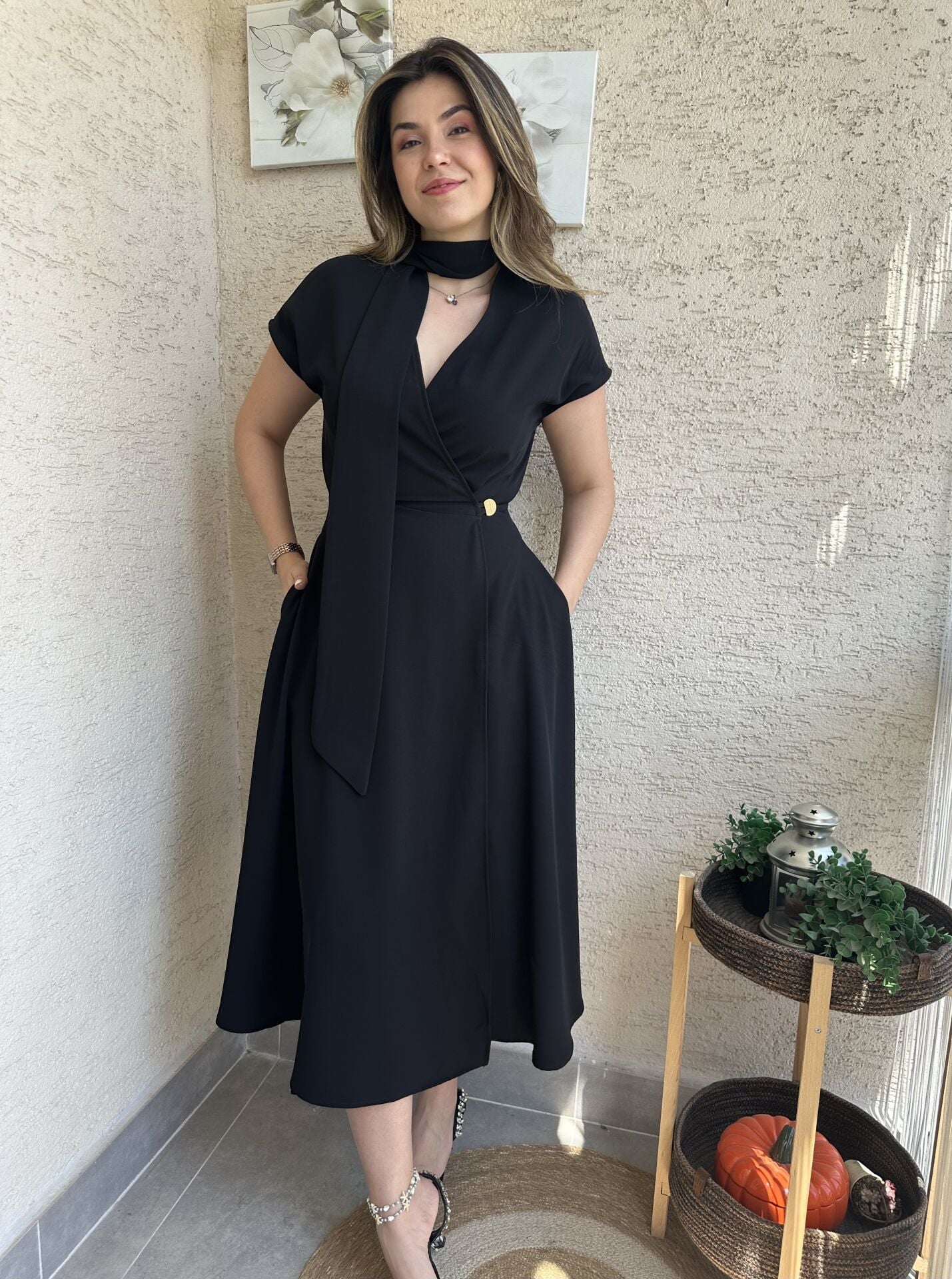 Şal Detaylı Siyah Anvelop Elbise