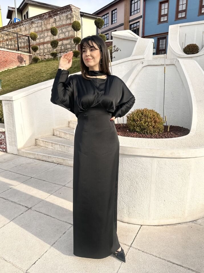 Arya Siyah Saten Şallı Elbise