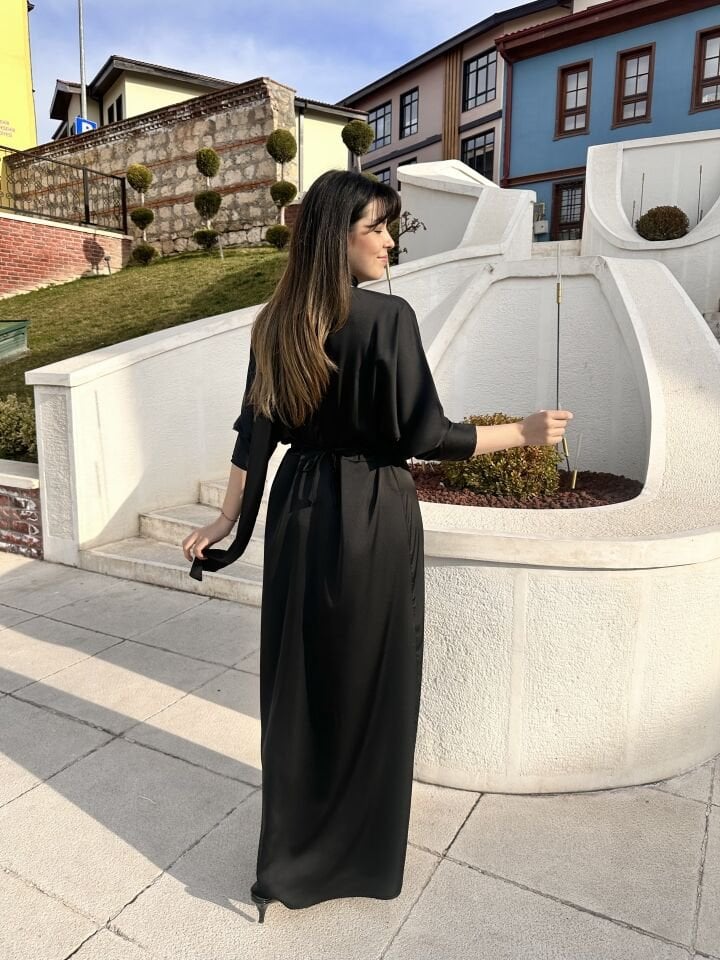 Arya Siyah Saten Şallı Elbise