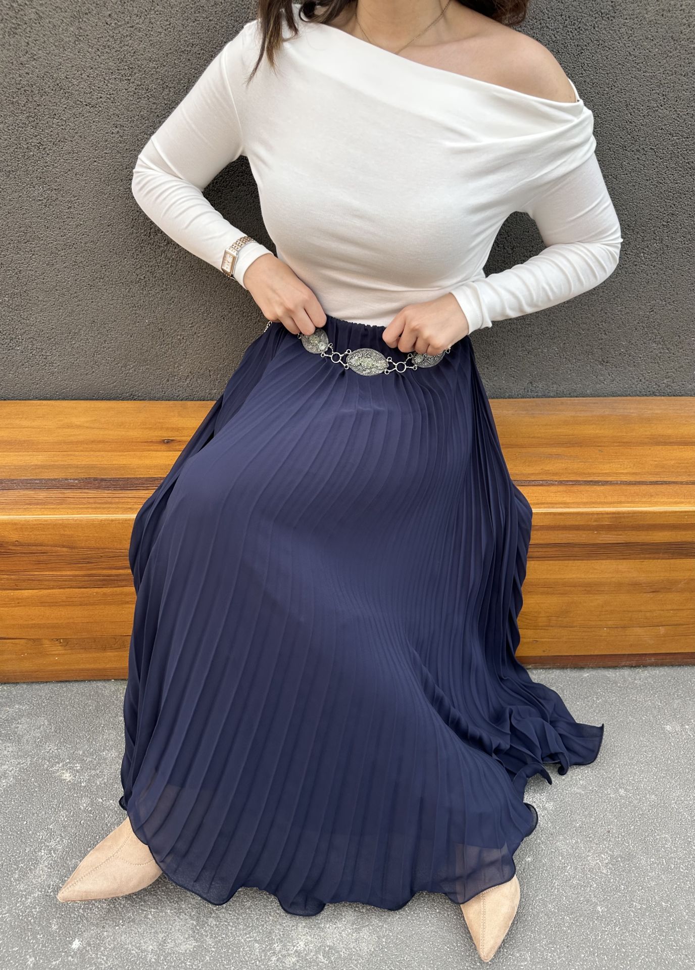 Kayık Yaka Modal Beyaz Bluz