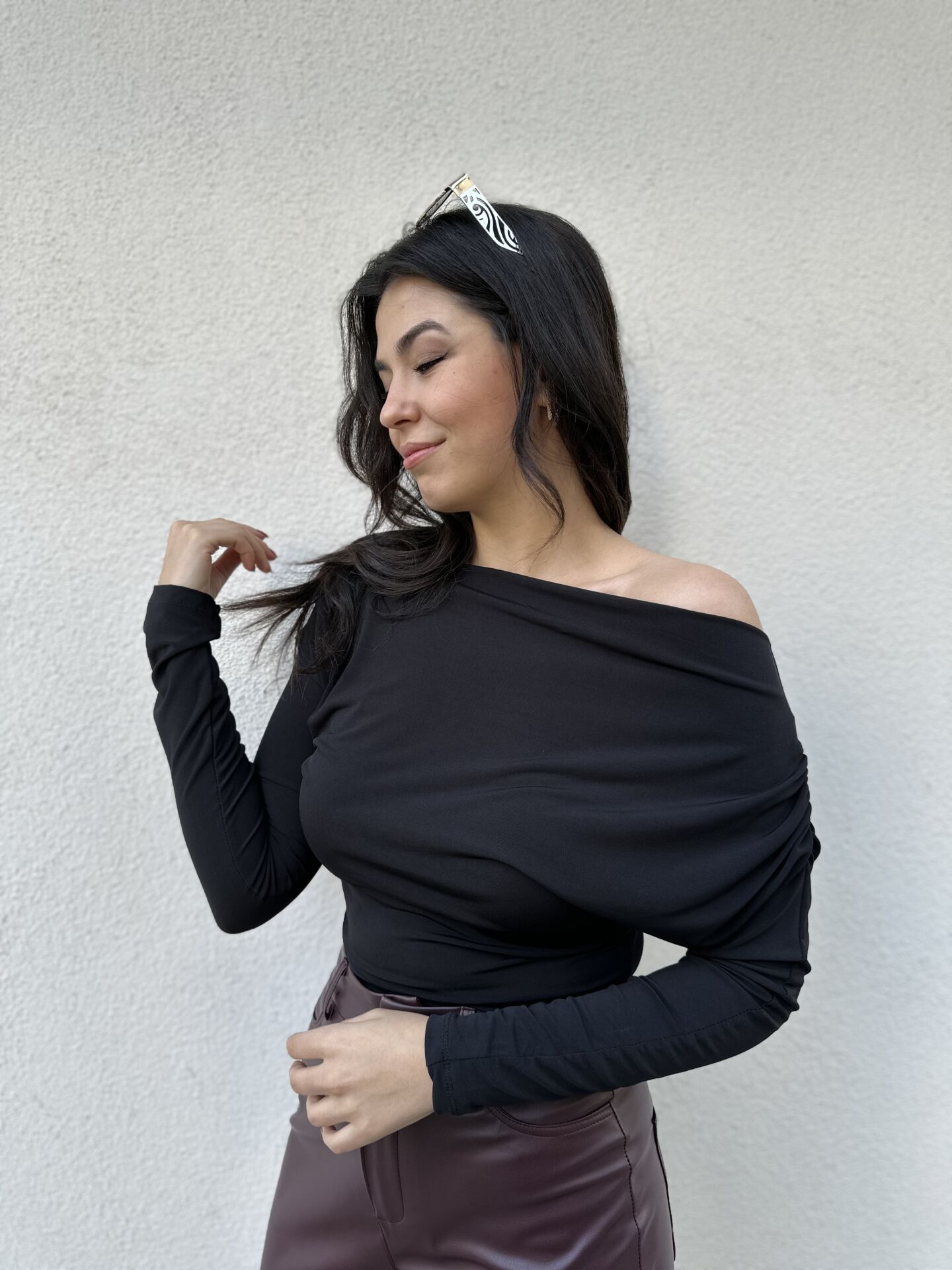 Siyah Kayık Yaka Sandy Bluz
