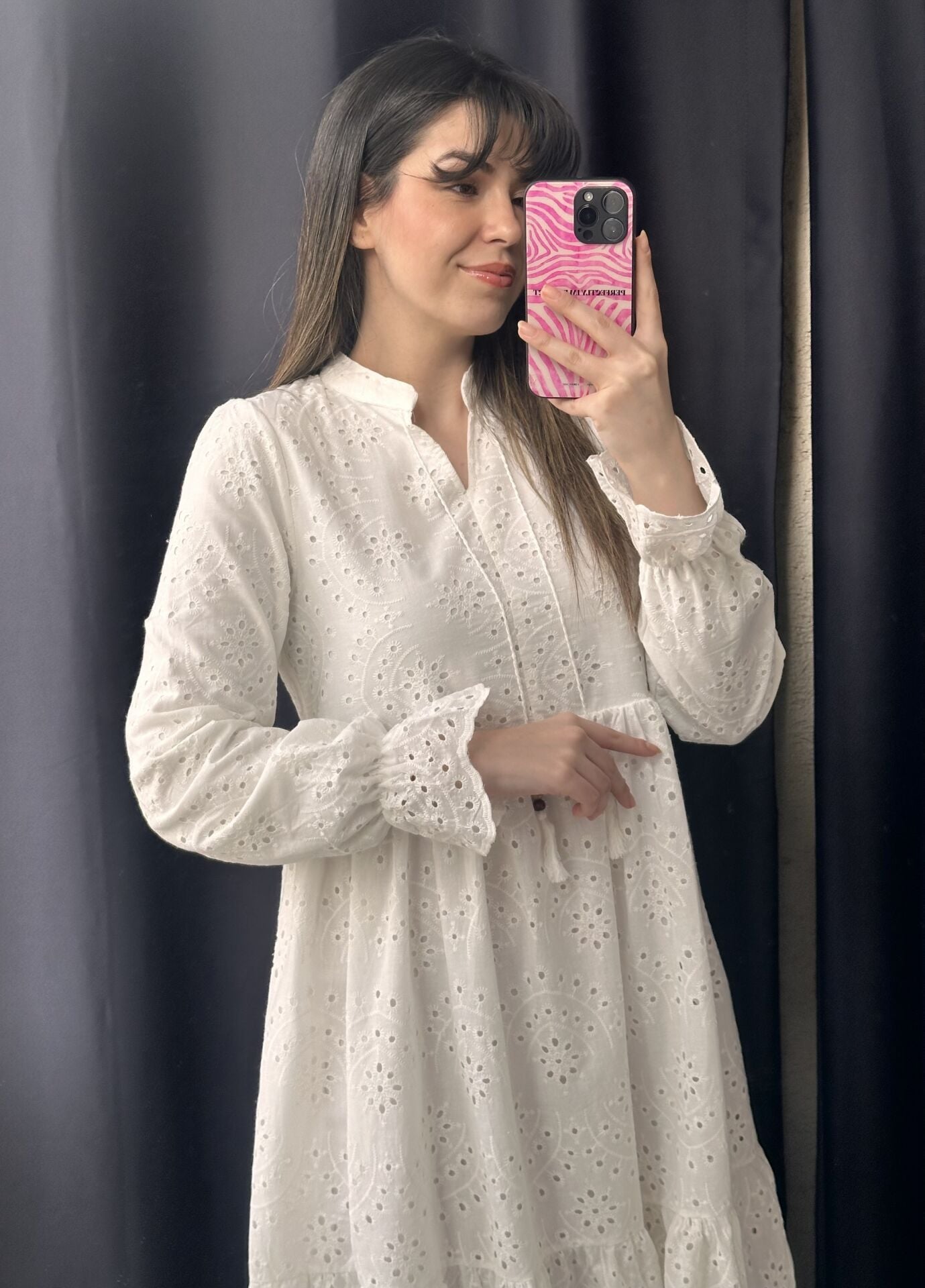 Beyaz Fistolu Elbise