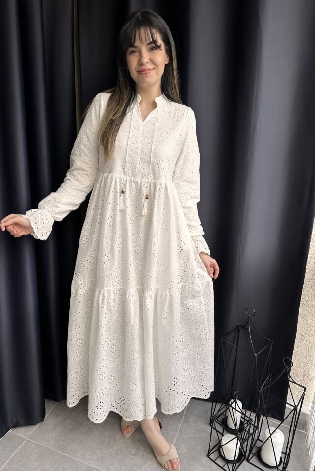 Beyaz Fistolu Elbise