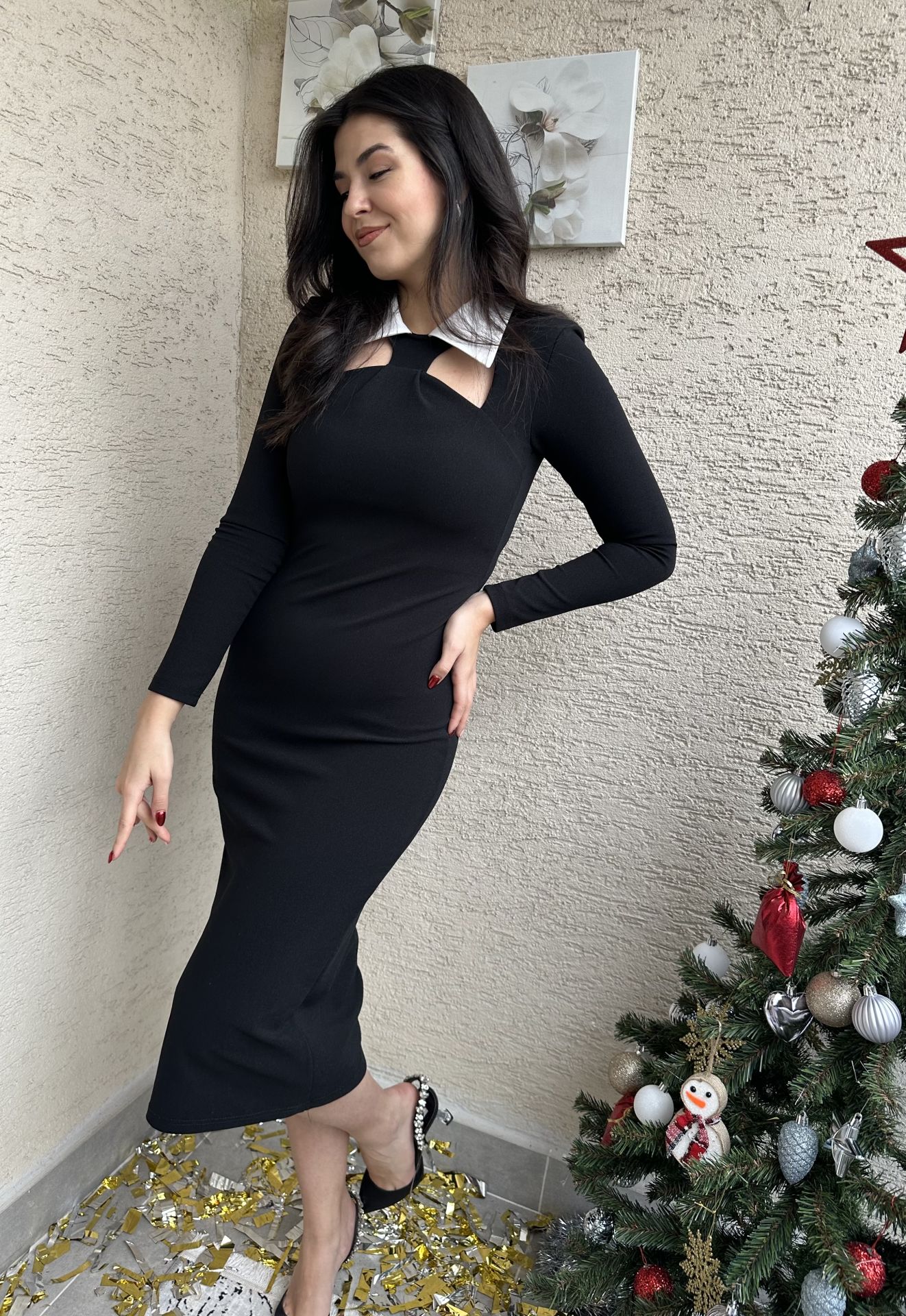 Vatkalı Yaka Detaylı Siyah Midi Elbise