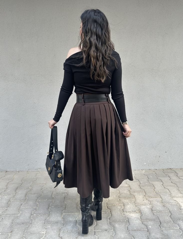 Kahverengi Kemerli Yırtmaçlı Kemerli Midi Boy Etek