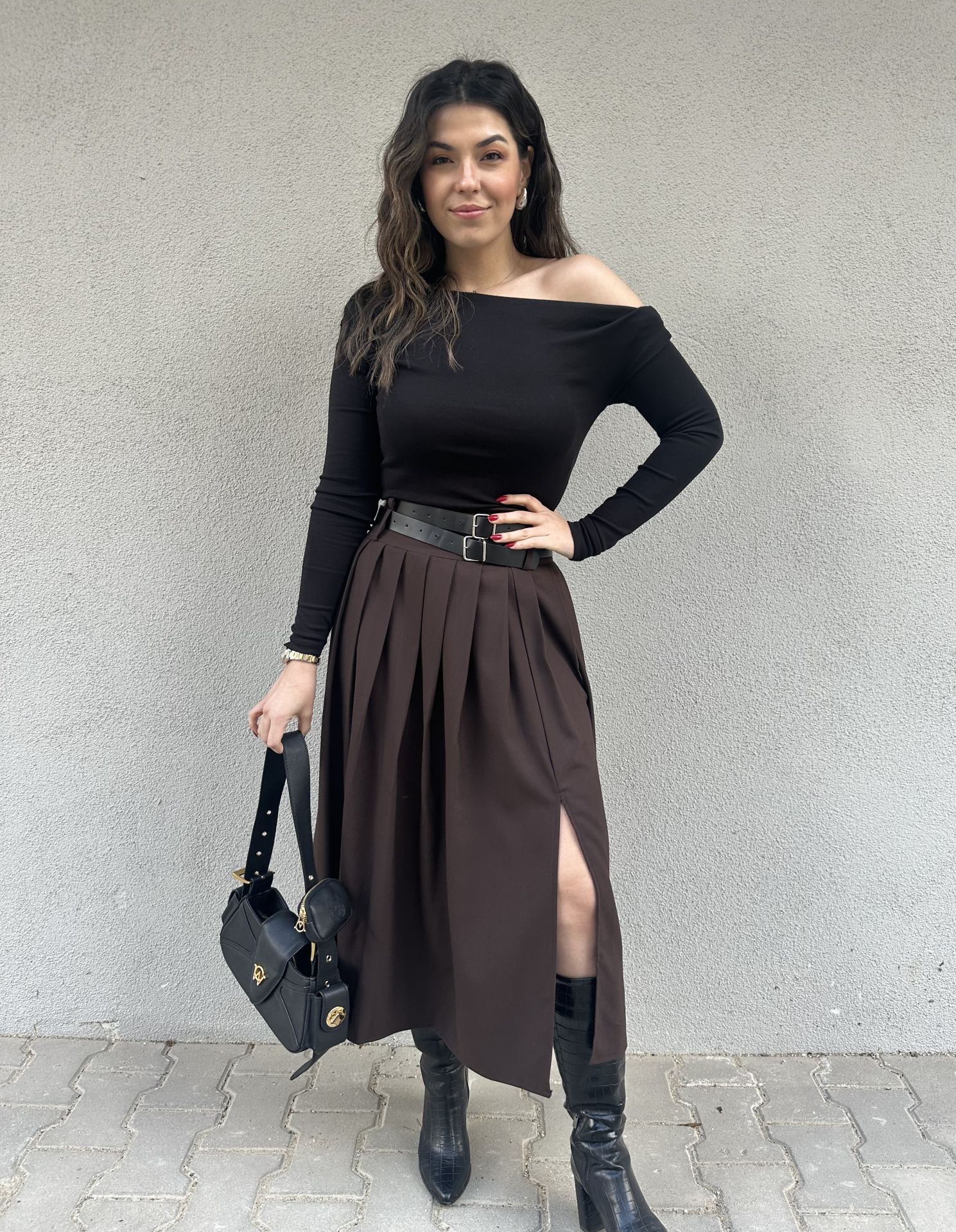 Kahverengi Kemerli Yırtmaçlı Kemerli Midi Boy Etek