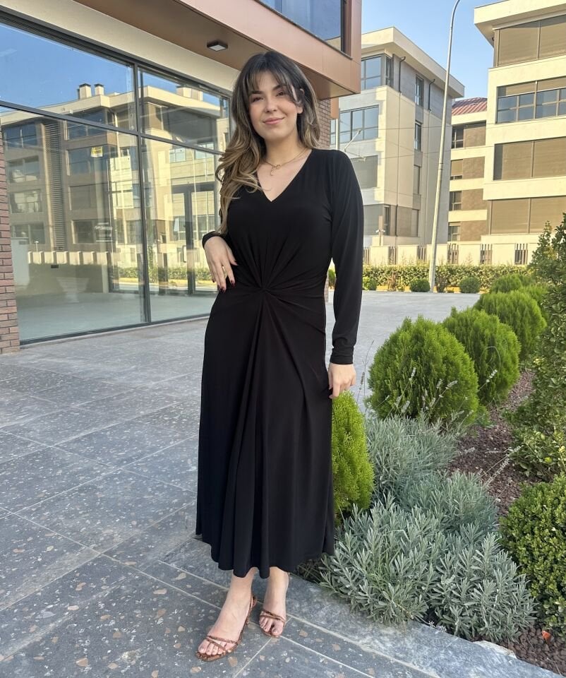 Düğüm Detaylı V Yaka Siyah Elbise