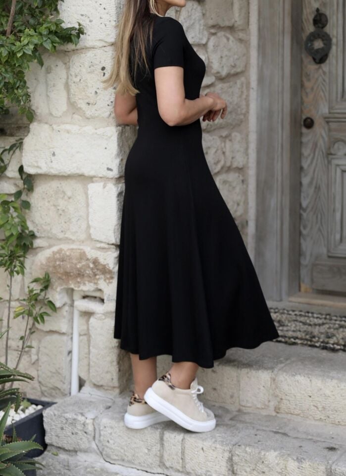 Siyah V Yaka Modal Elbise