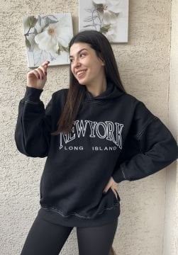 Beyaz Nakışlı Siyah Sweatshirt