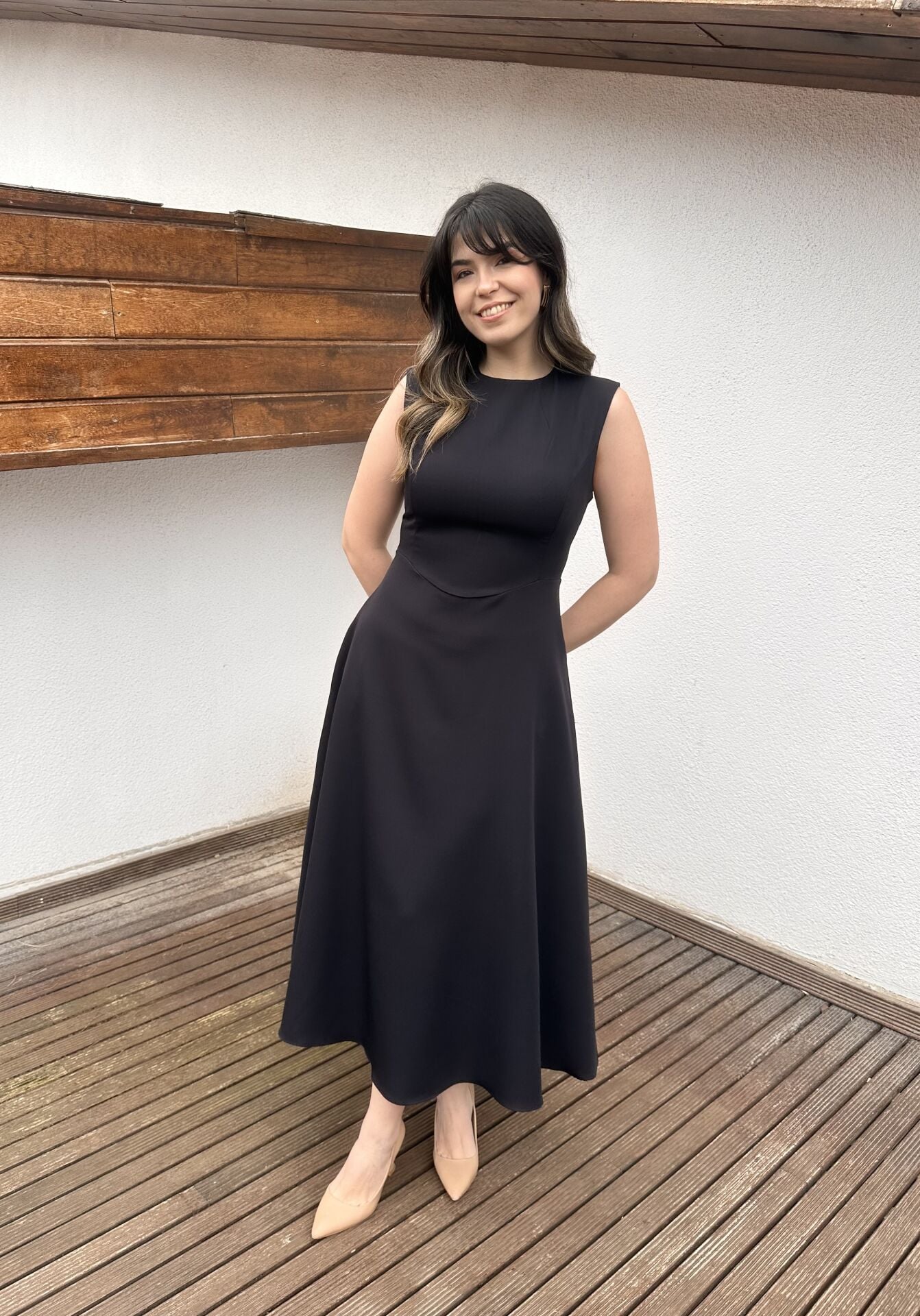 Kalira Belden Oturtmalı Siyah Elbise