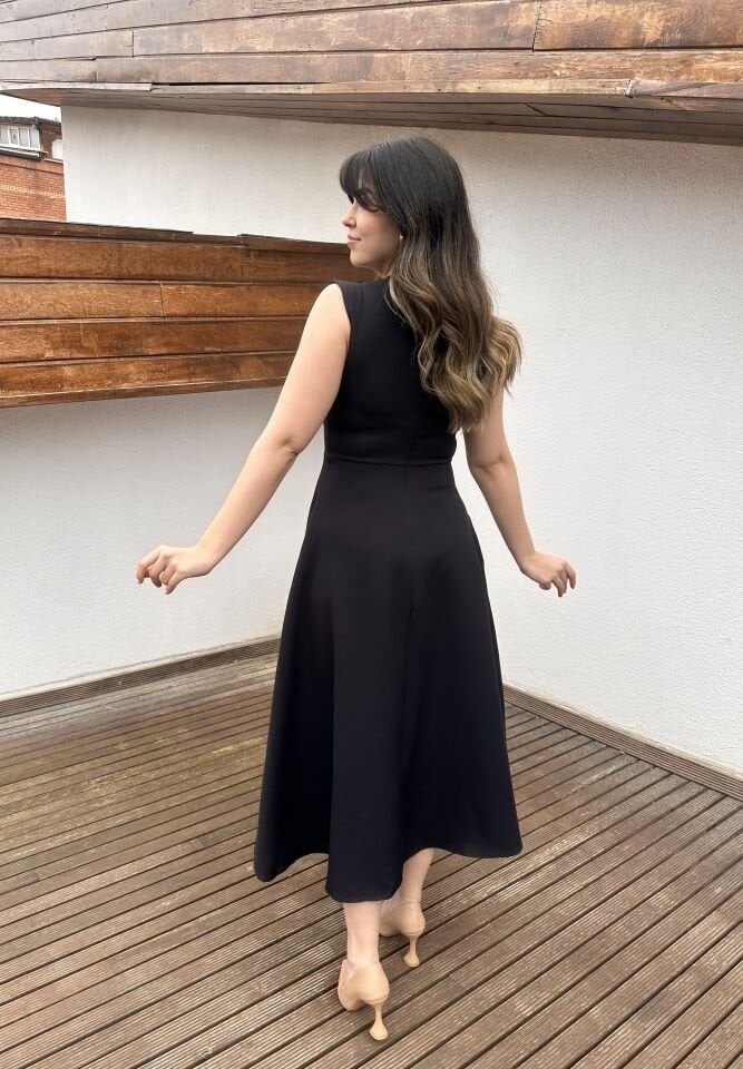 Kalira Belden Oturtmalı Siyah Elbise