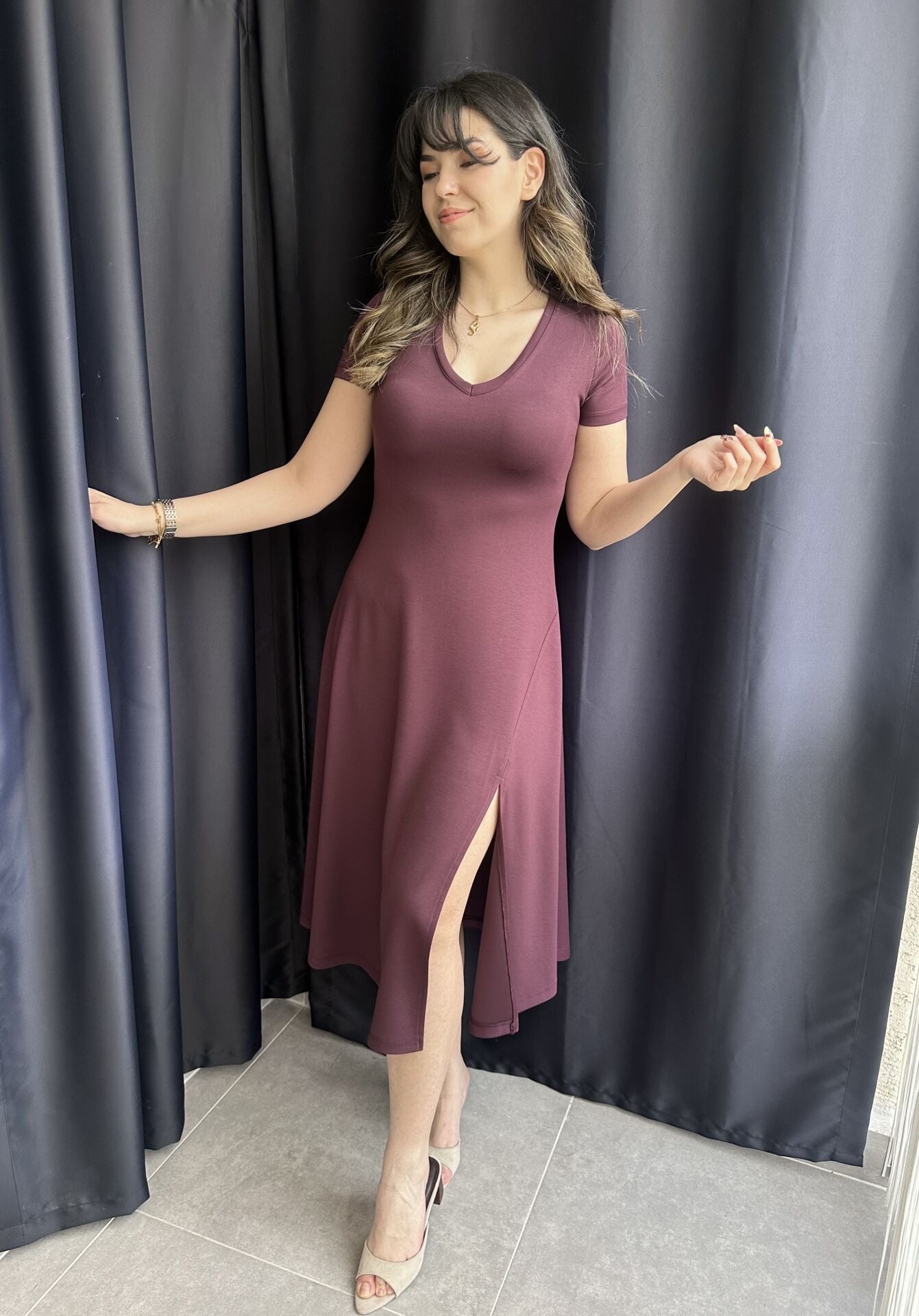 V Yaka Mürdüm Yırtmaçlı Modal Elbise