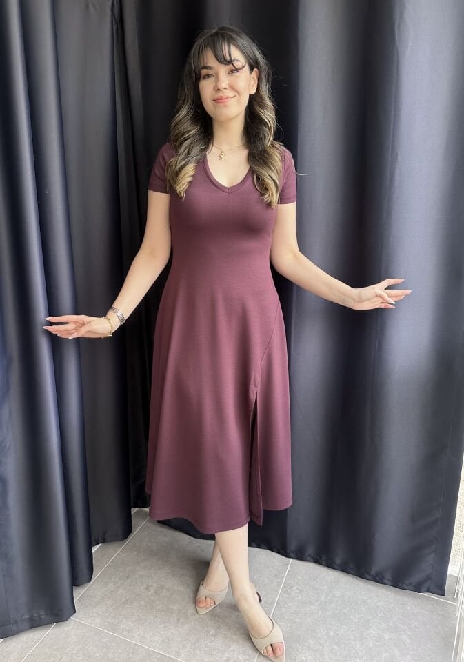 V Yaka Mürdüm Yırtmaçlı Modal Elbise