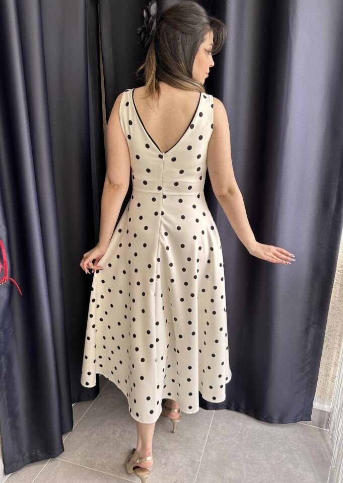 Kalın Askılı Puantiyeli Kalp Yaka Elbise