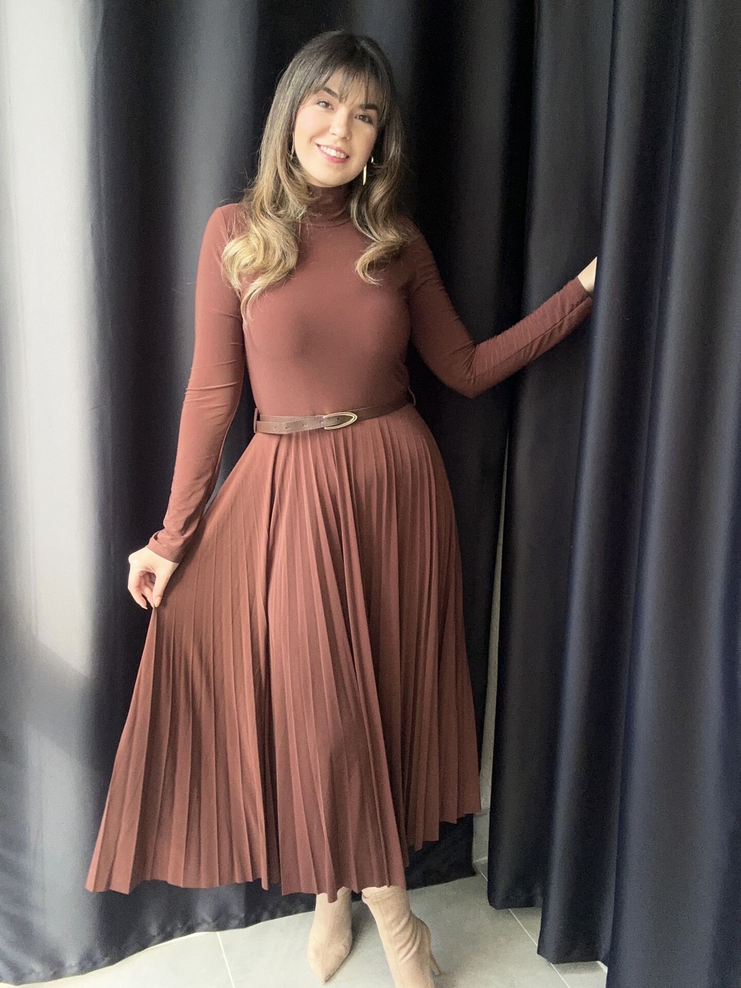 Loli Kemerli Pileli Kahve Elbise