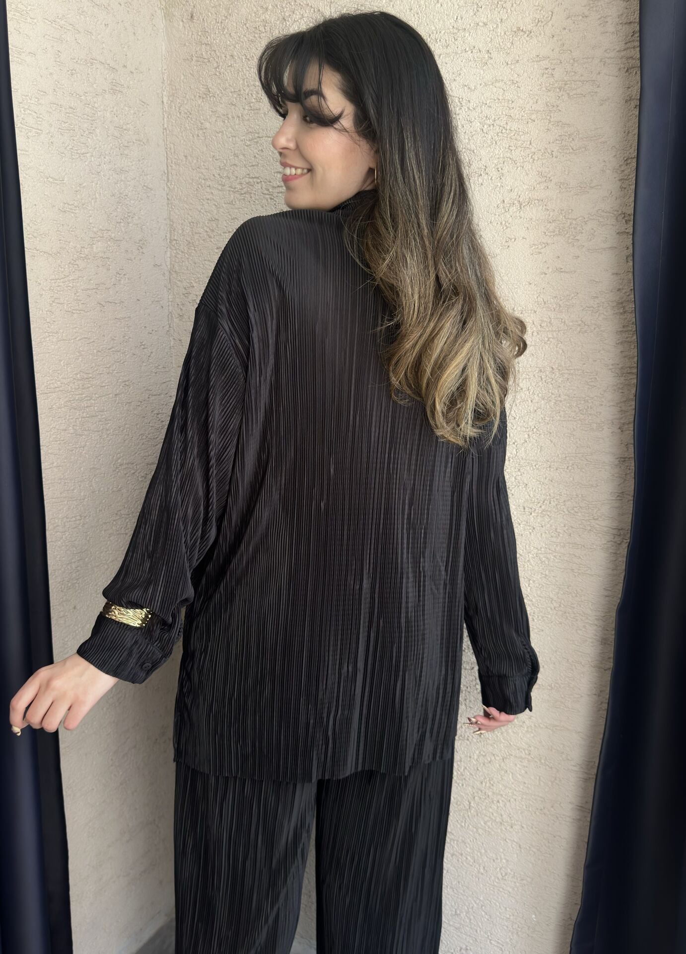 Siyah Piliseli Gömlel Takım