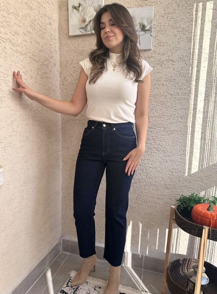 Koyu Lacivert Kesik Paça Boyfit Jean