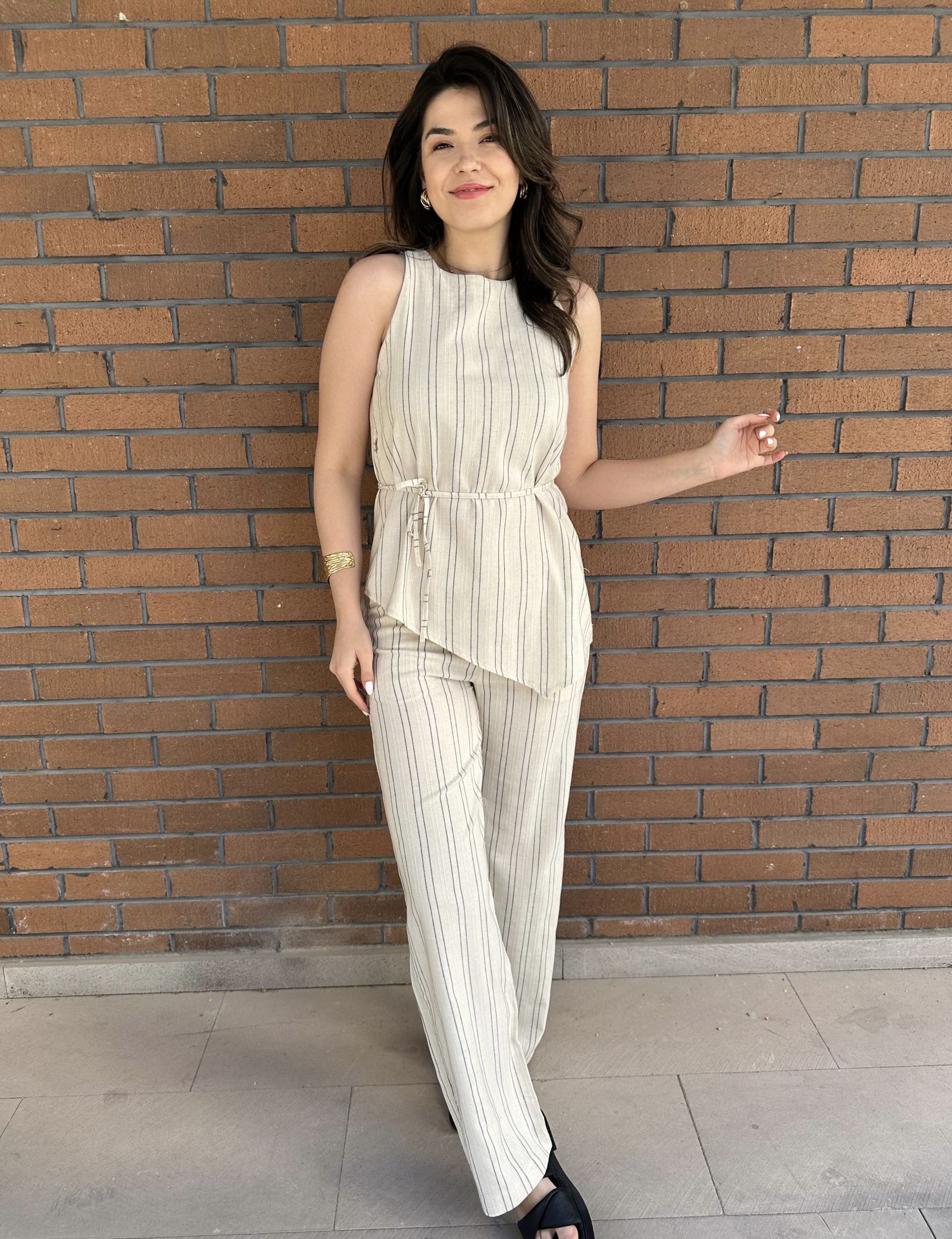 Asimetrik Kesim Çizgili Keten Takım