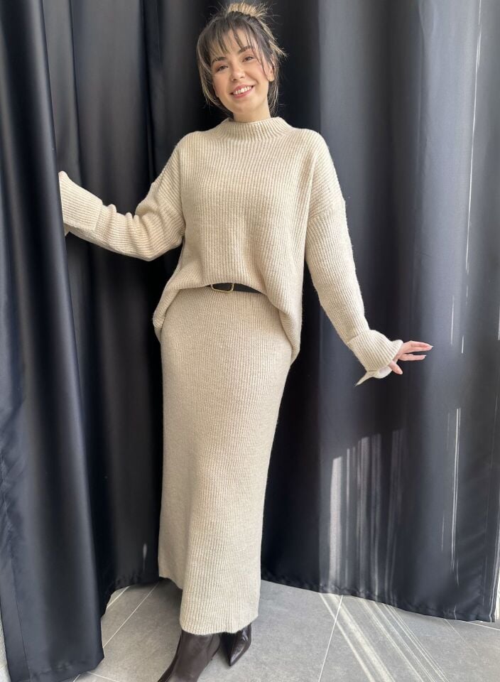 Kolu Yırtmaçlı Kazak Etek Triko Takım Taş Rengi