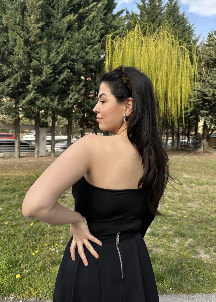 Tek Omuz Siyah Tasarım Bluz