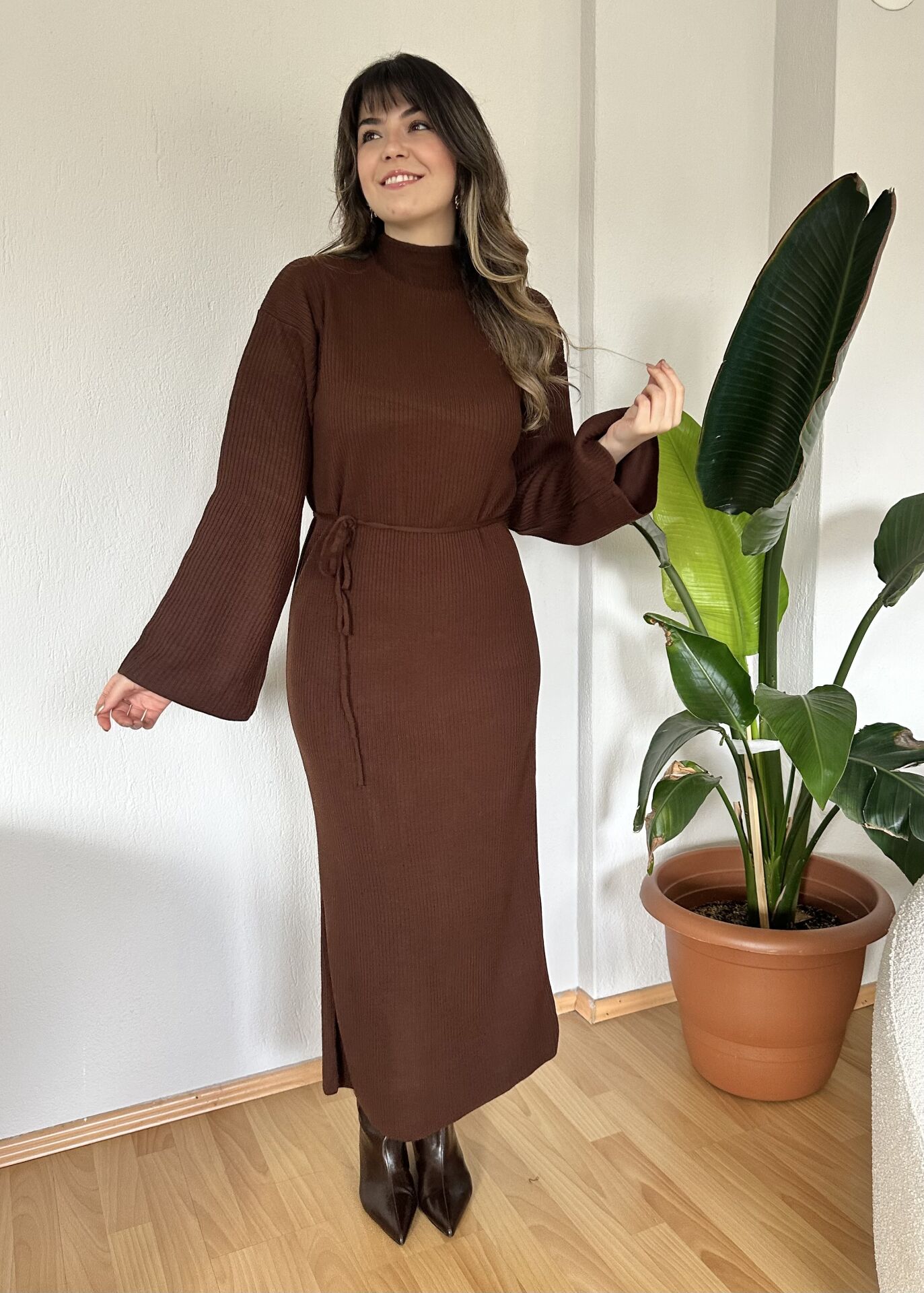 Dora Fitilli Kuşaklı Kahverengi Elbise