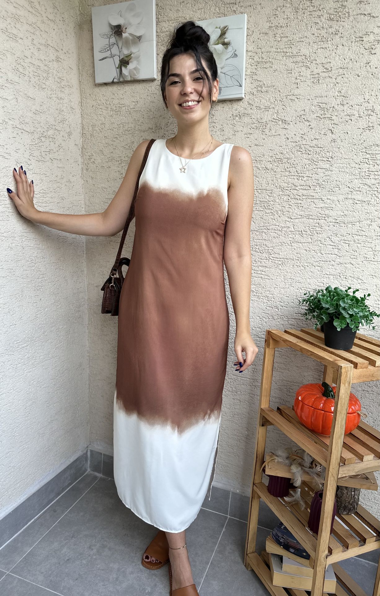 Batik Desenli Yanı Yırtmaçlı Krem-Kahve Elbise