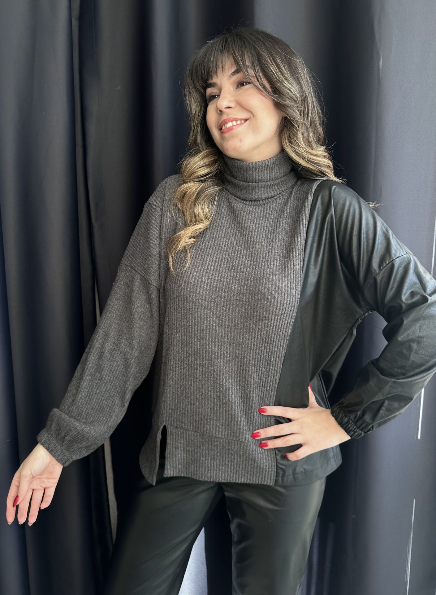 Deri Detaylı Antrasit Sweat