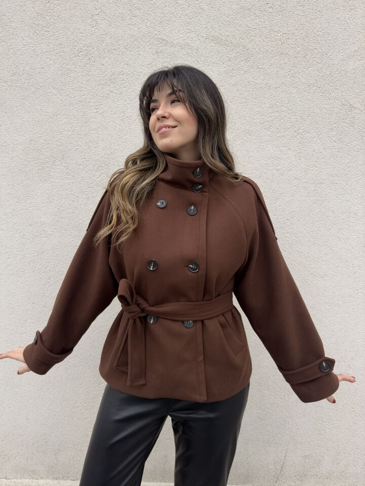 Dik Yaka Kuşaklı Kahverengi Kaşe Kaban