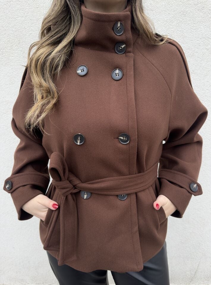 Dik Yaka Kuşaklı Kahverengi Kaşe Kaban